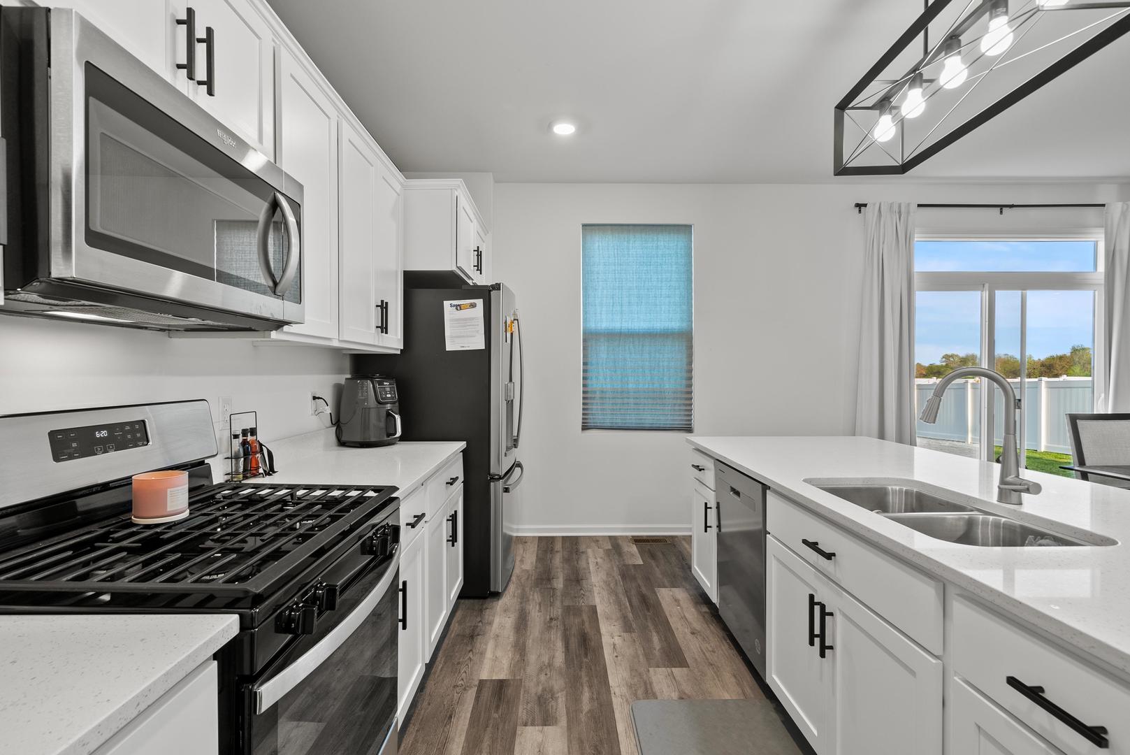 10407 Morse Pl Property Photo 6
