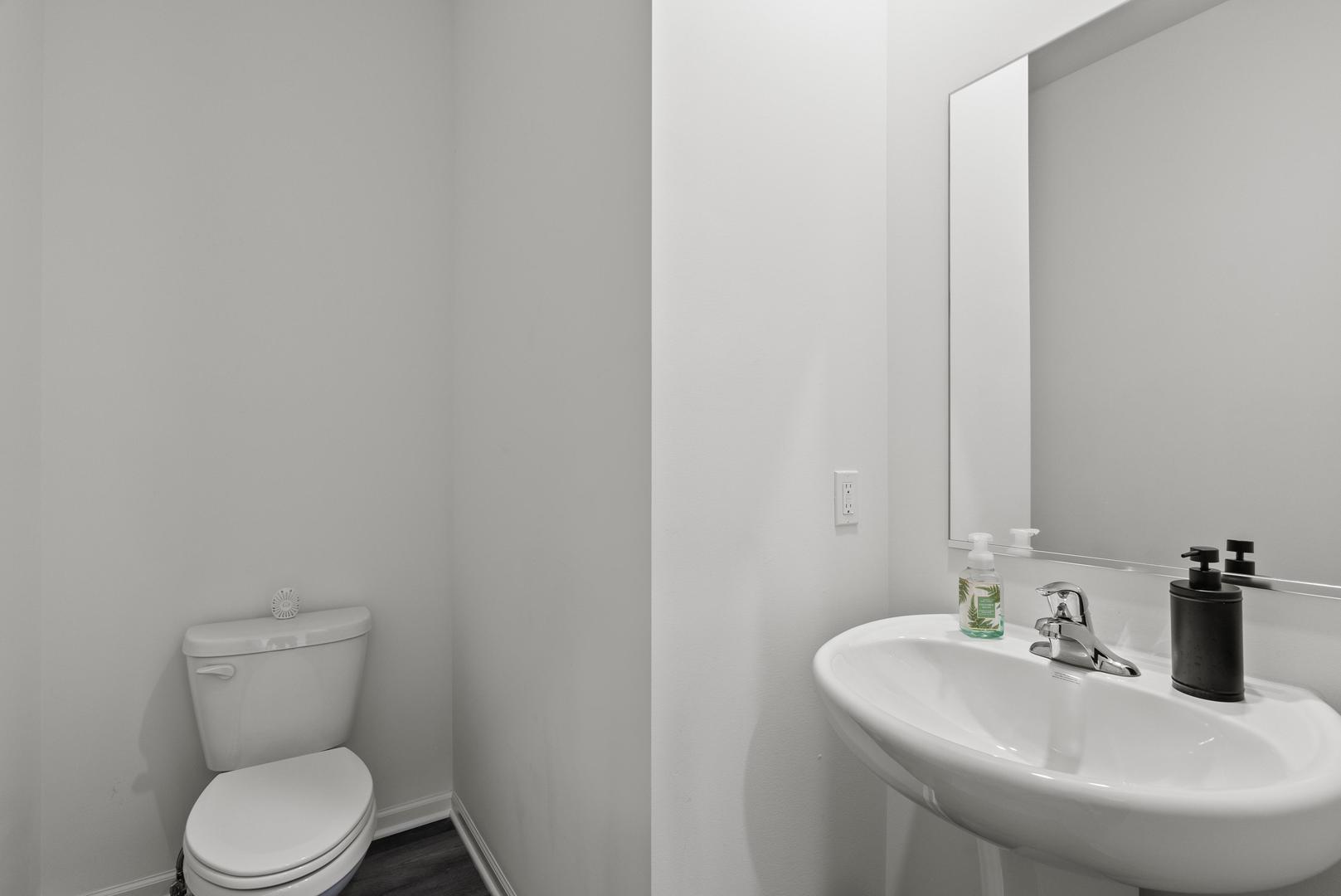 10407 Morse Pl Property Photo 12