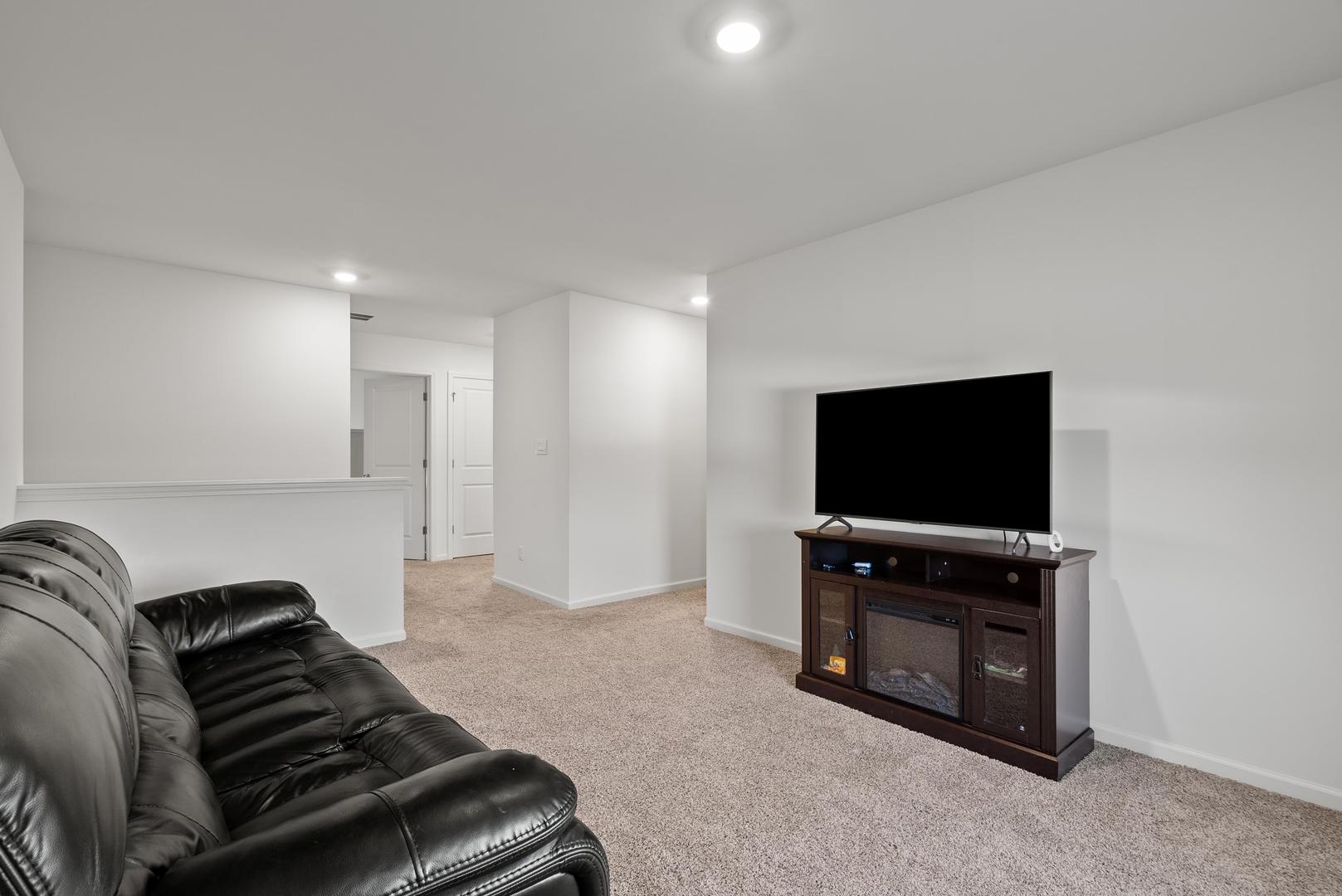 10407 Morse Pl Property Photo 13