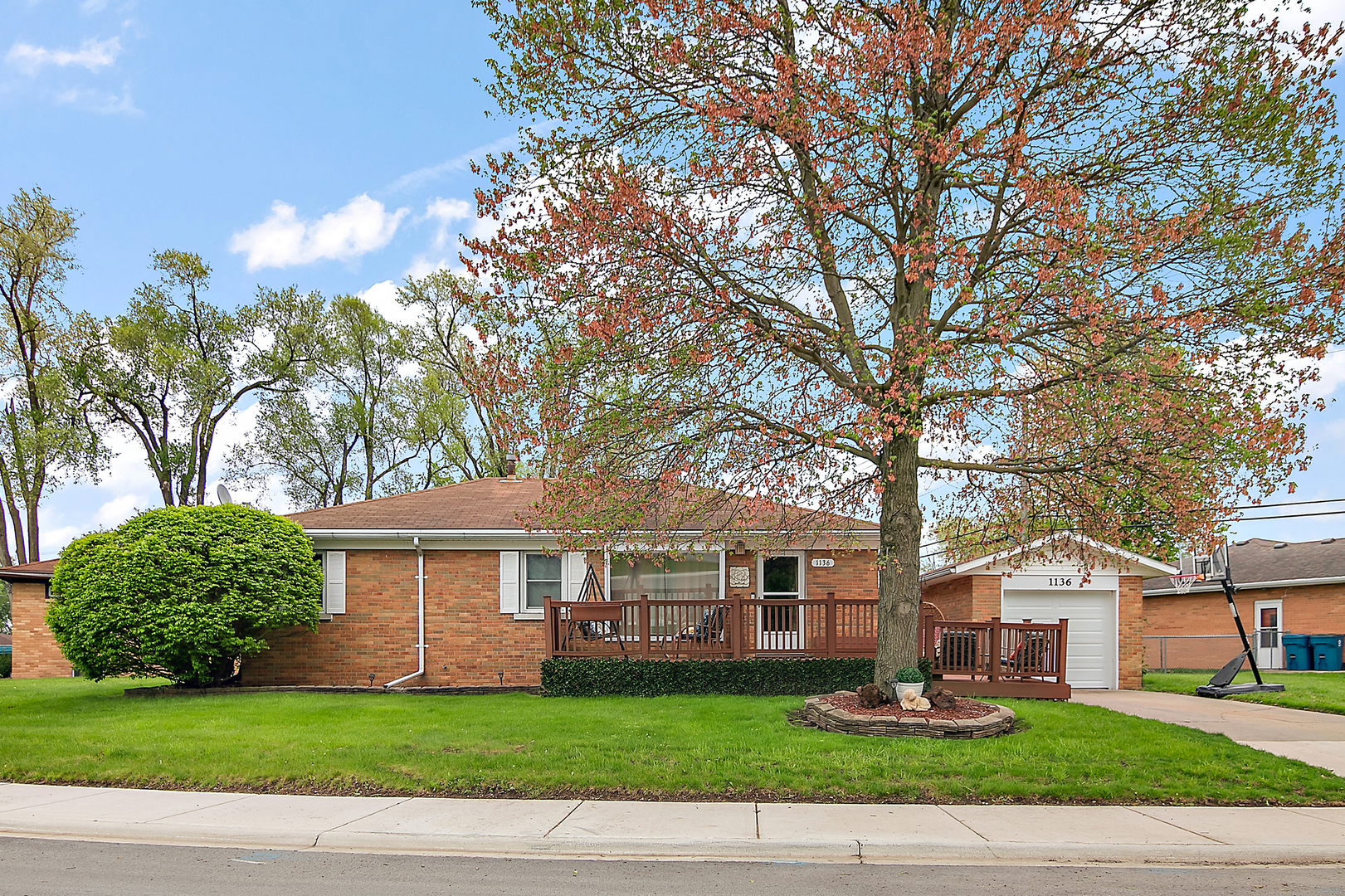1136 Riverlane Drive Property Photo 1