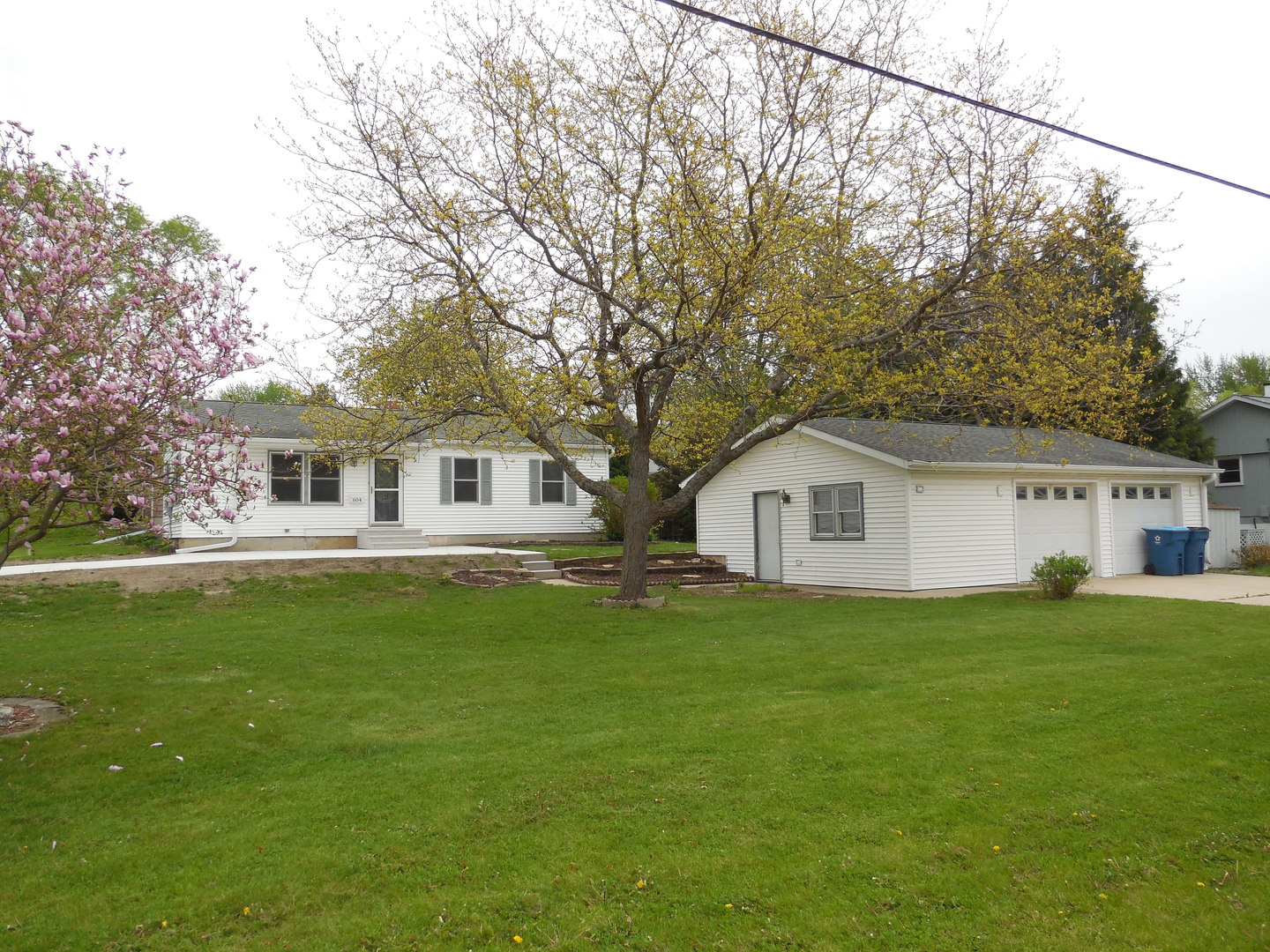 604 E Graham Street Property Photo
