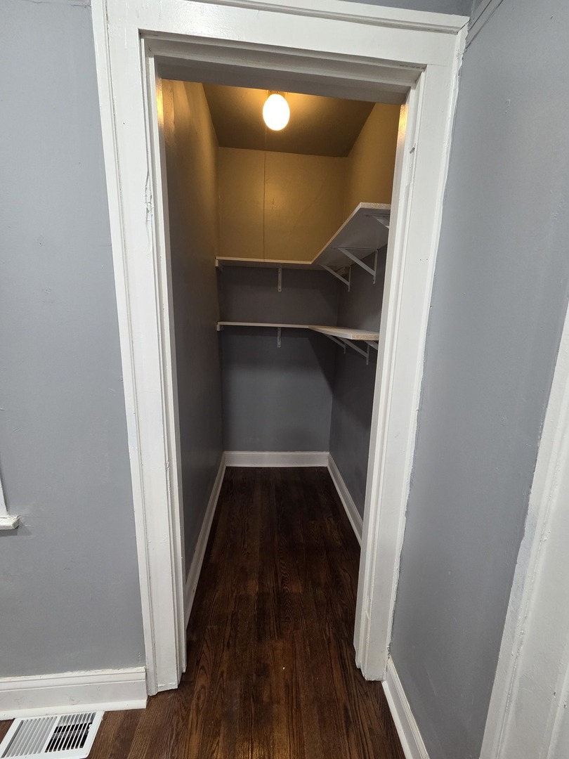 7332 S May Street 1n Property Photo 10