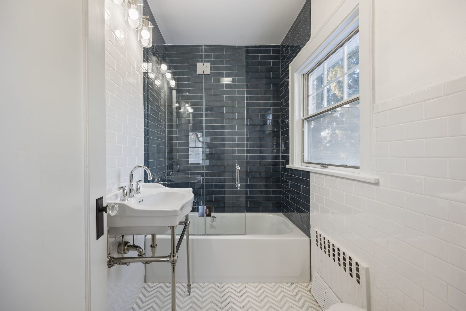 527 Warwick Road Property Photo 45