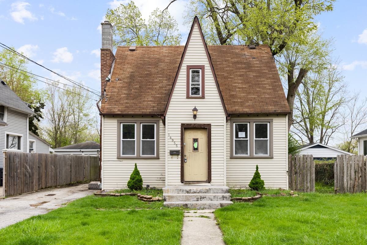 14955 Riverside Drive Property Photo 1
