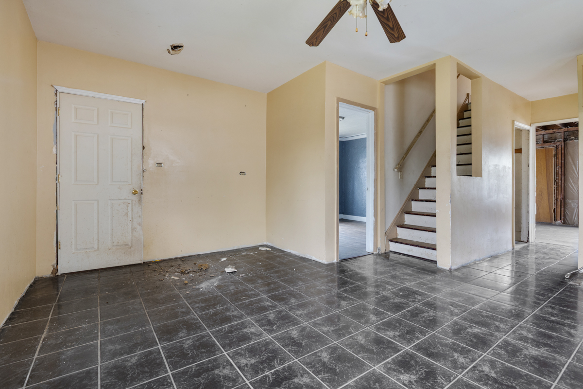 14955 Riverside Drive Property Photo 9