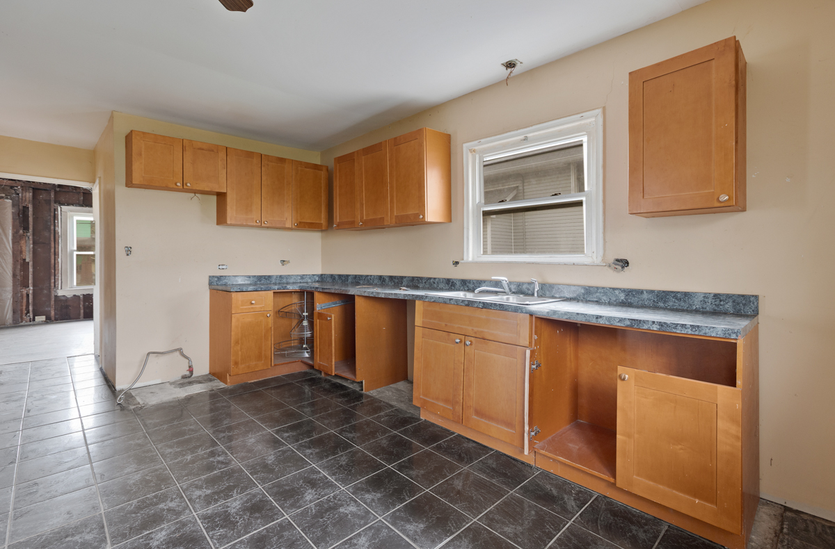 14955 Riverside Drive Property Photo 12