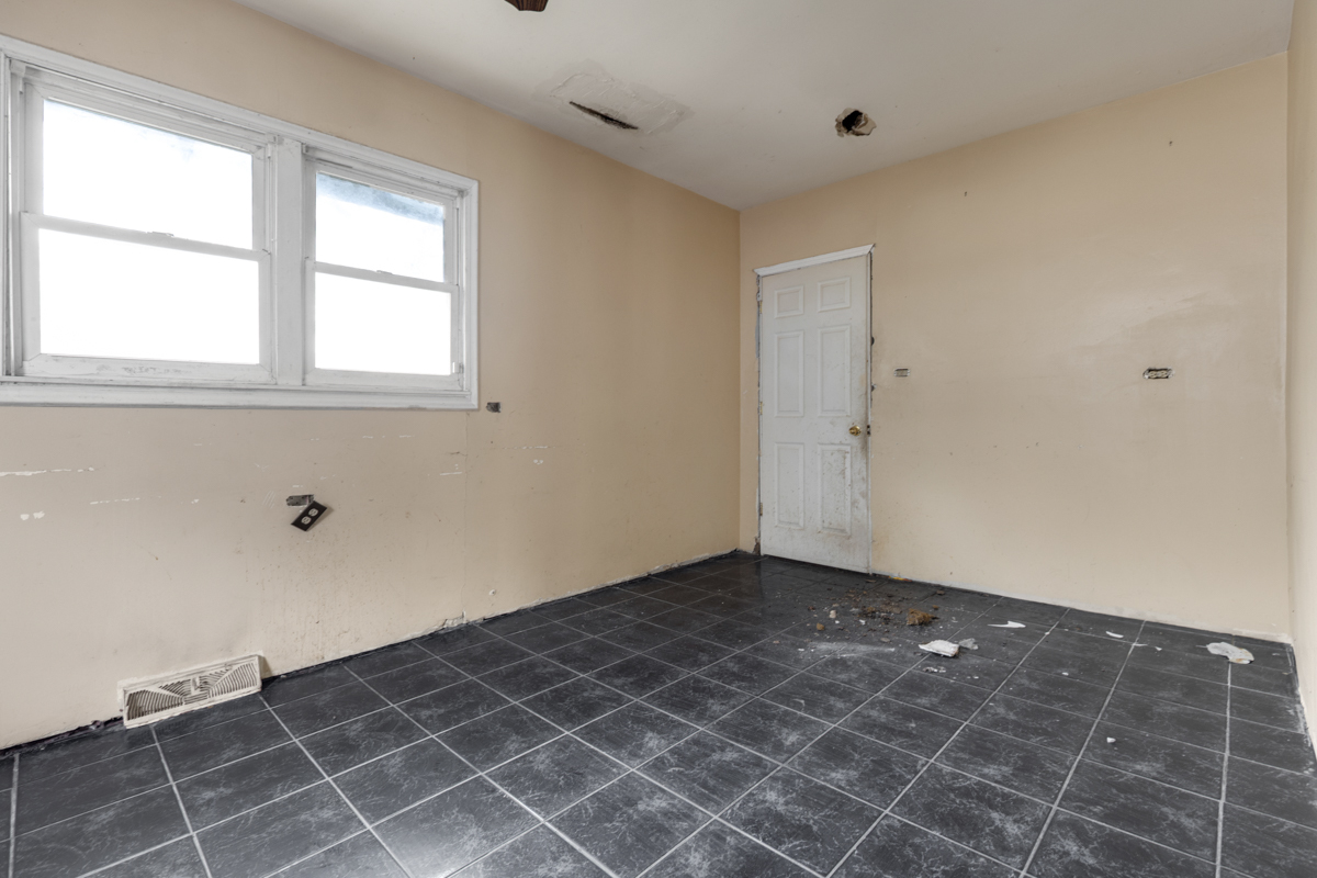 14955 Riverside Drive Property Photo 15