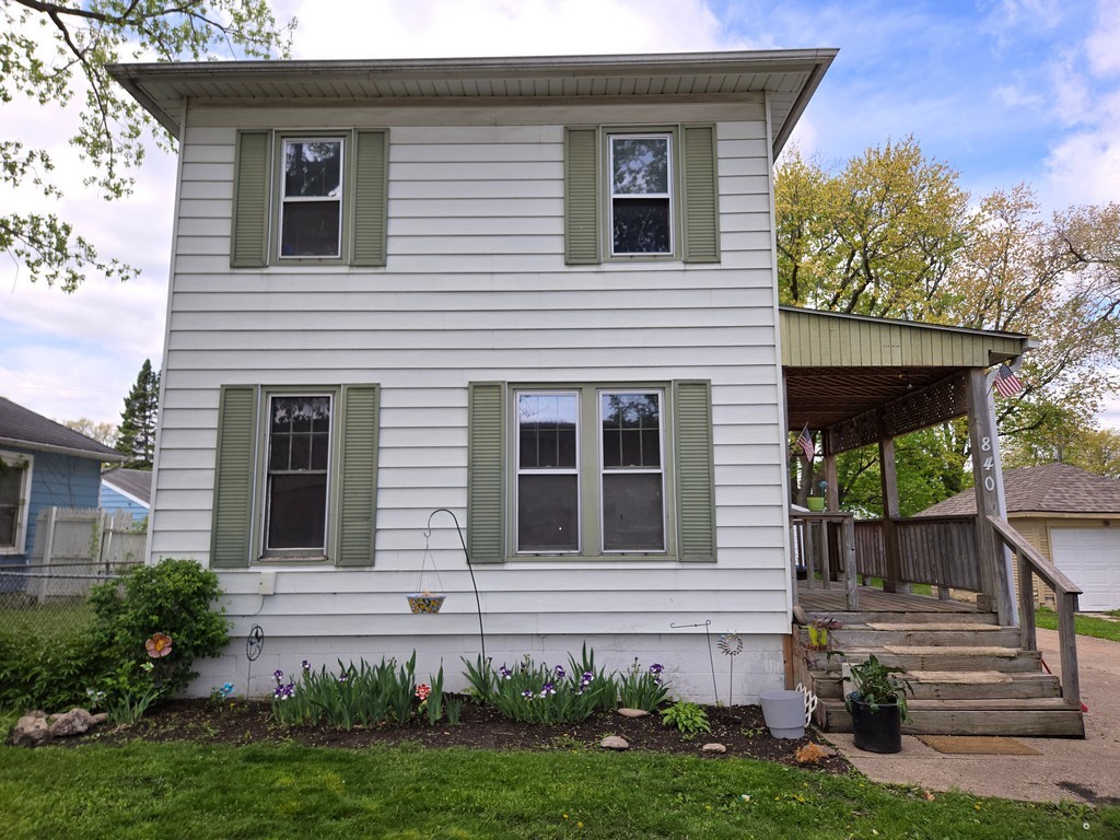 840 9th St W