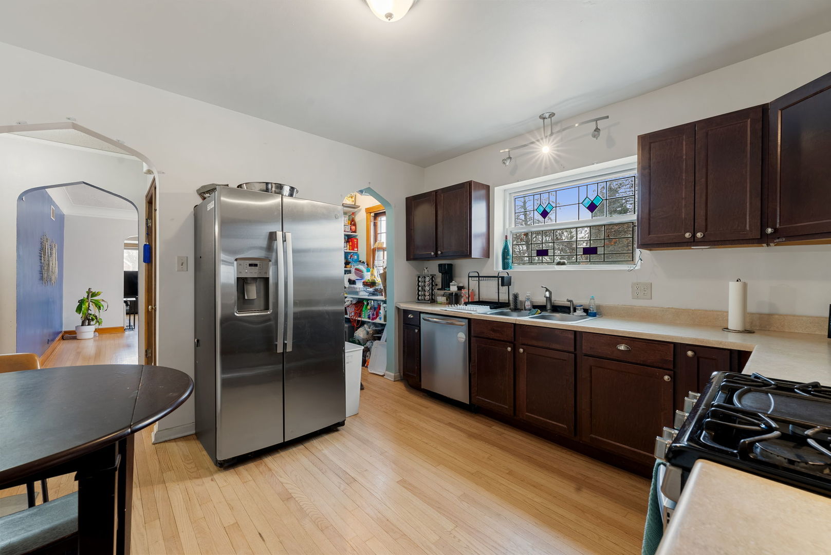 5758 W Roscoe Street Property Photo 10