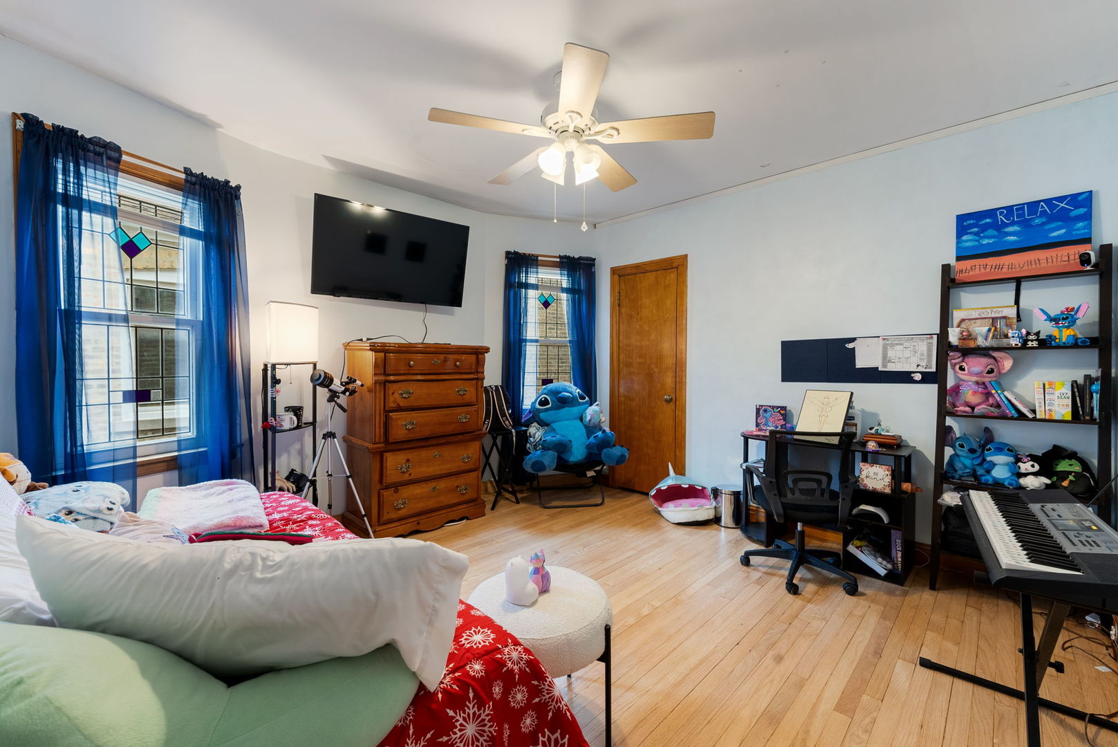 5758 W Roscoe Street Property Photo 16