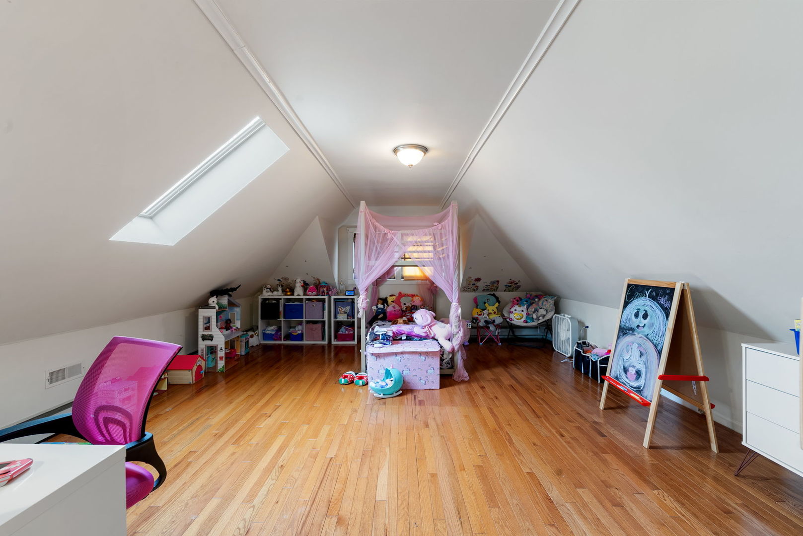 5758 W Roscoe Street Property Photo 19