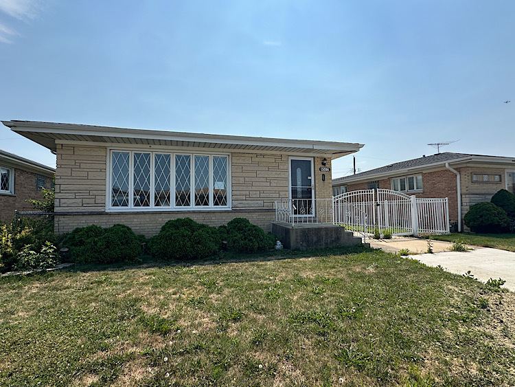 8517 W Carmen Avenue Property Photo 1