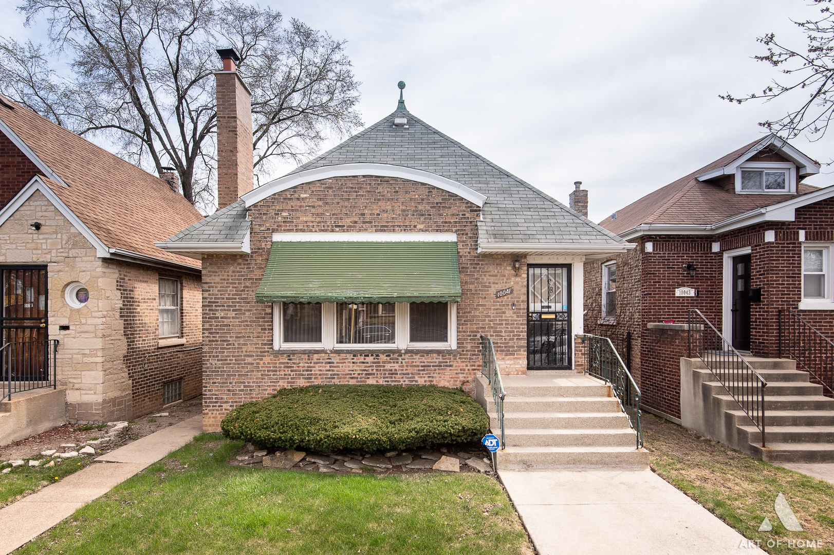 10041 S Calumet Ave Property Photo 1