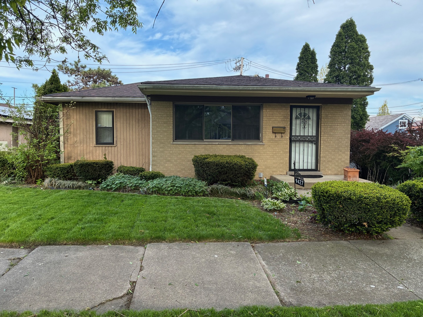 9427 S Charles Street Property Photo