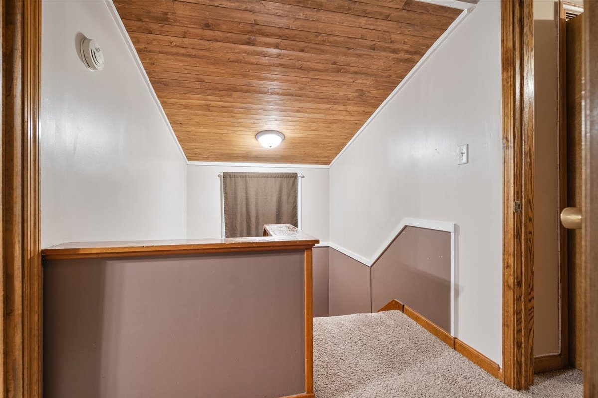 304 W Elm St Property Photo 25