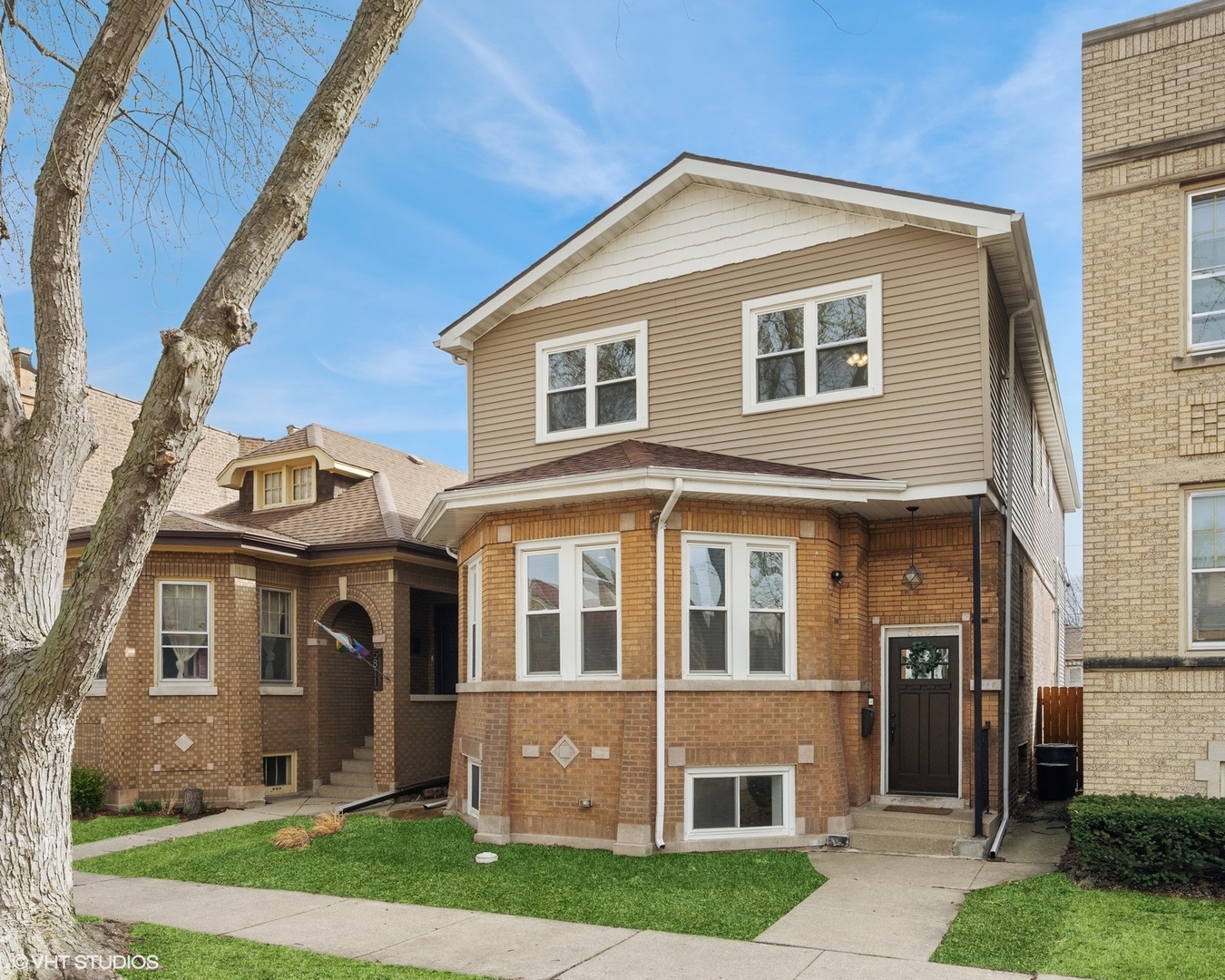 5809 N Washtenaw Avenue Property Photo