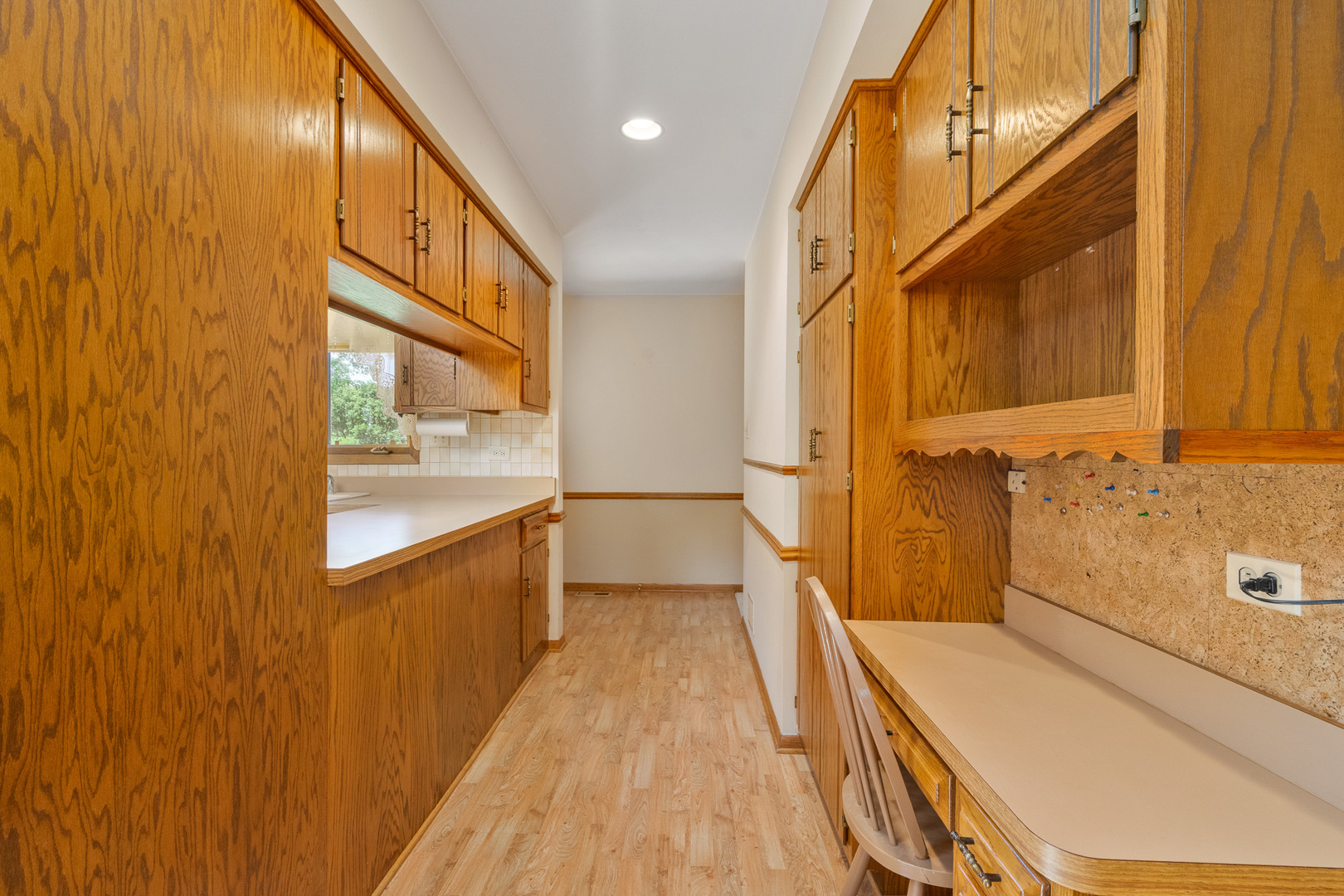 9228 Ridgeland Avenue Property Photo 8