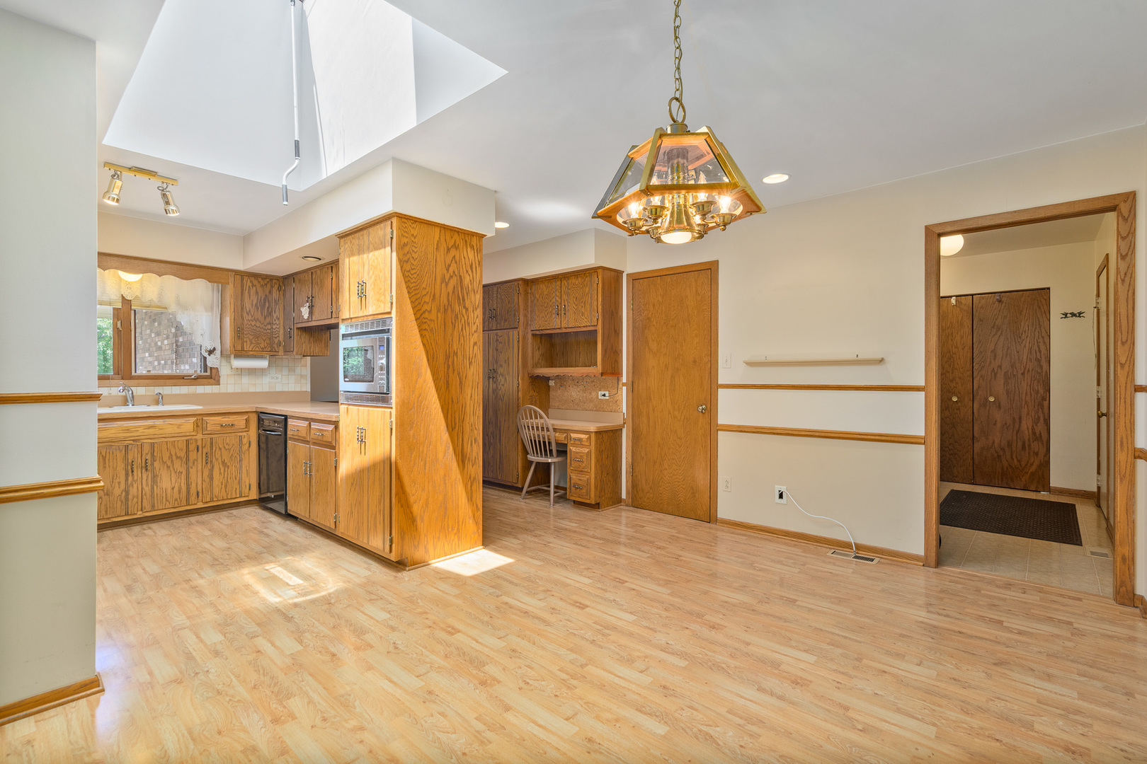 9228 Ridgeland Avenue Property Photo 10