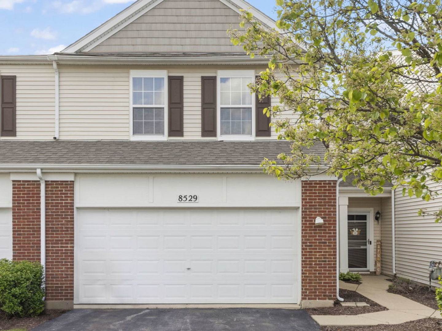 8529 Sawyer Court Property Photo