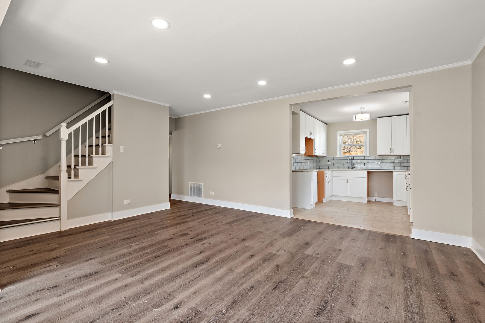 320 Oakwood Street Property Photo 5