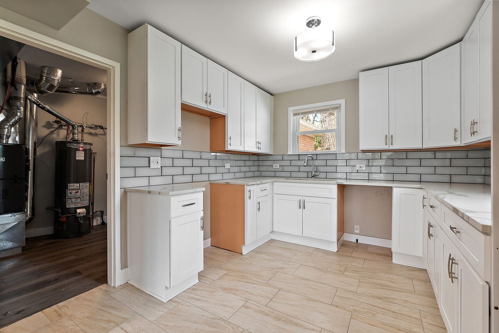 320 Oakwood Street Property Photo 6