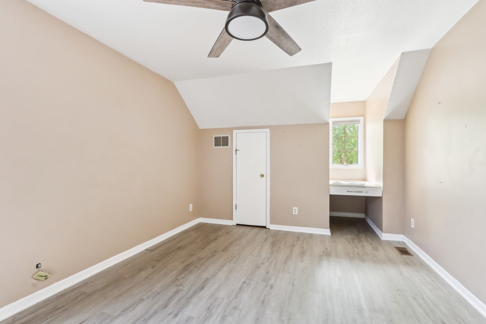 1888 Irene Road Property Photo 23
