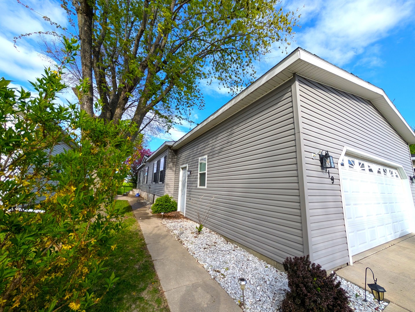 119 Club Circle Property Photo