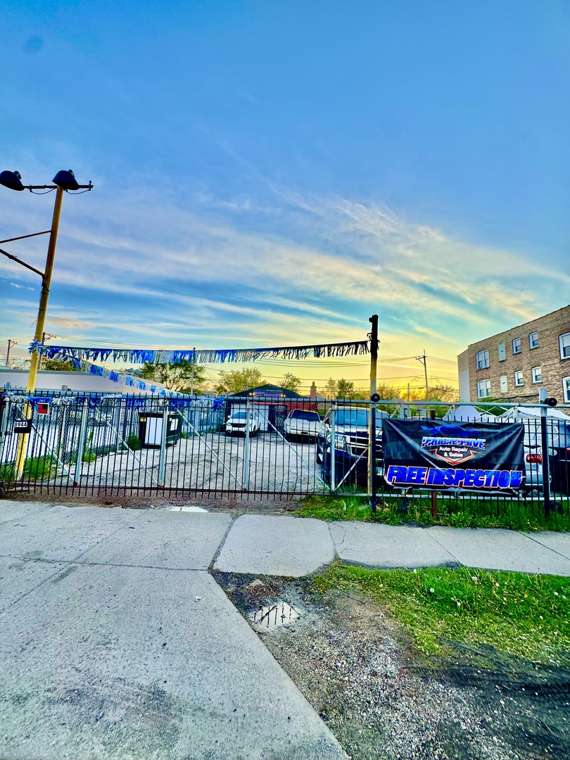 8944 S Ashland Avenue Property Photo 1