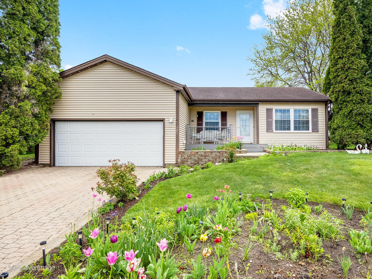 307 Wellington Drive Property Photo