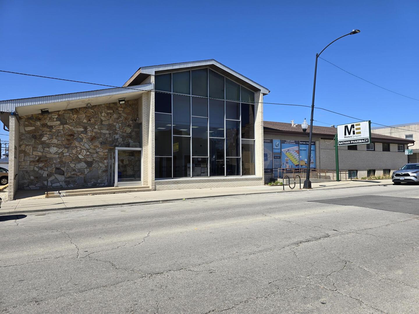 6420 N California Avenue Property Photo 1