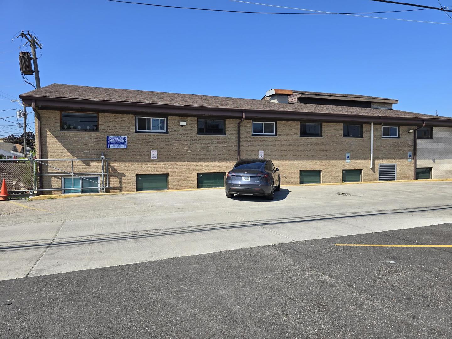 6420 N California Avenue Property Photo 4
