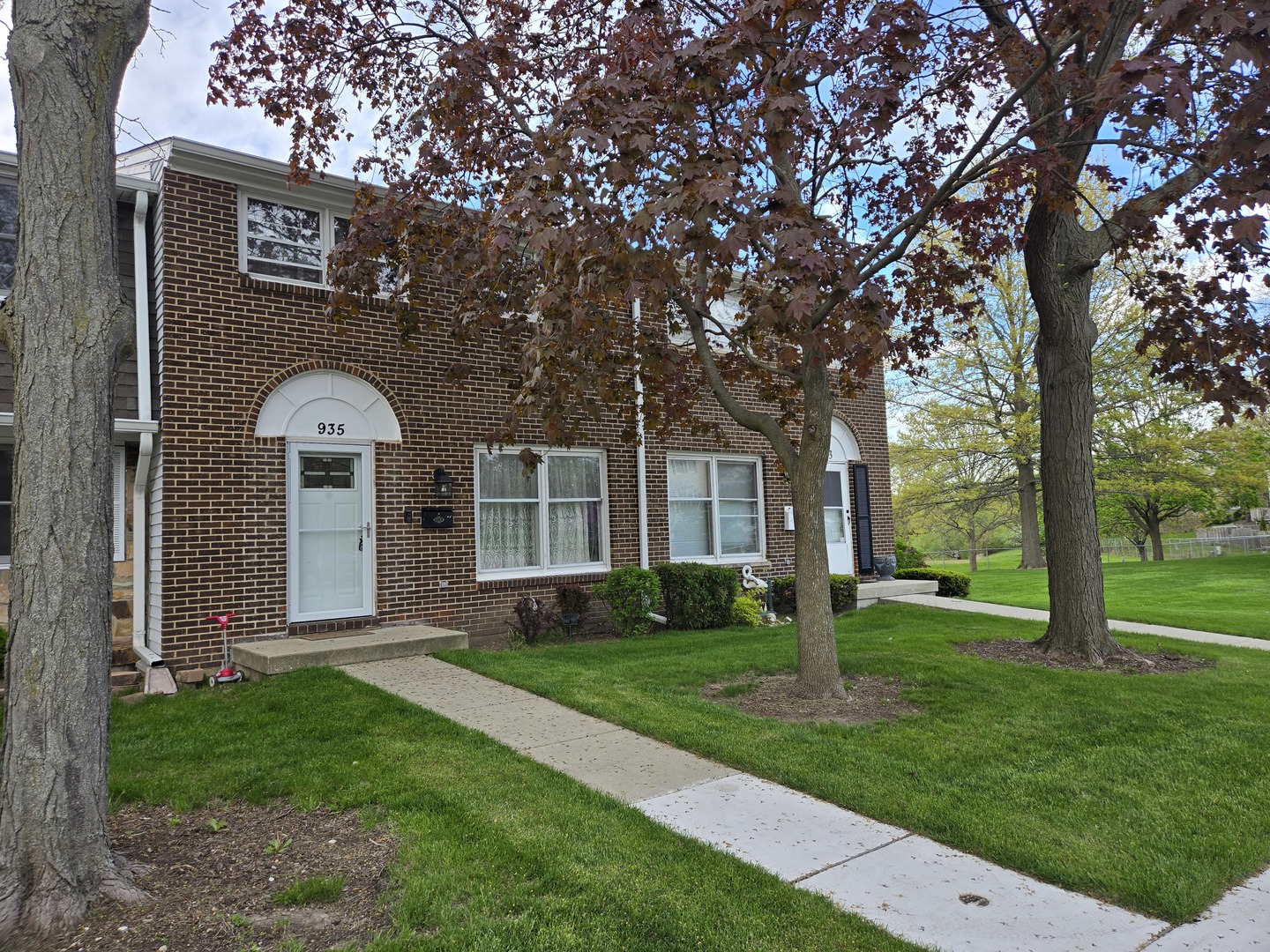 935 Banbury Court Property Photo