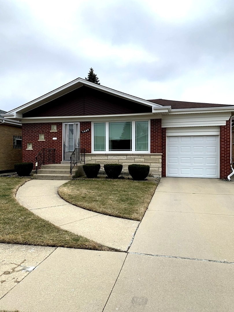 7609 W Gunnison Street Property Photo