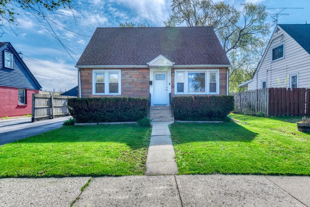 1431 N Hillside Ave Property Photo 1