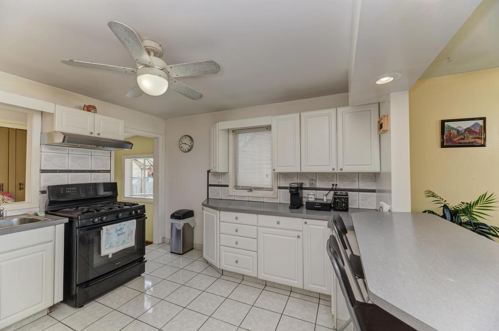 1431 N Hillside Ave Property Photo 6