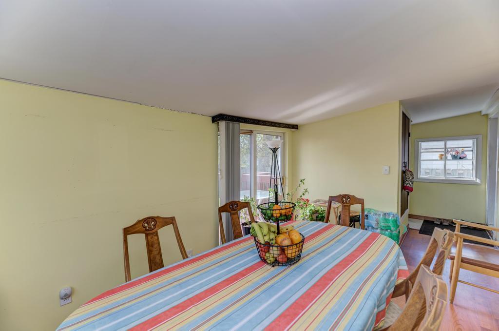 1431 N Hillside Ave Property Photo 13