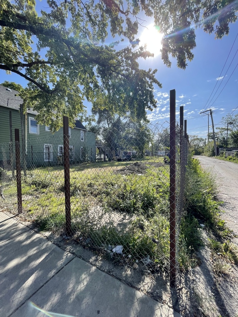 4745 W Harrison Street Property Photo 1