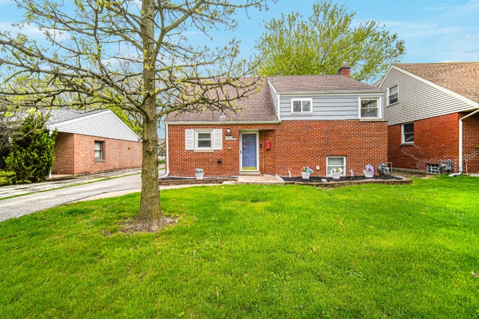 18625 Morris Avenue Property Photo