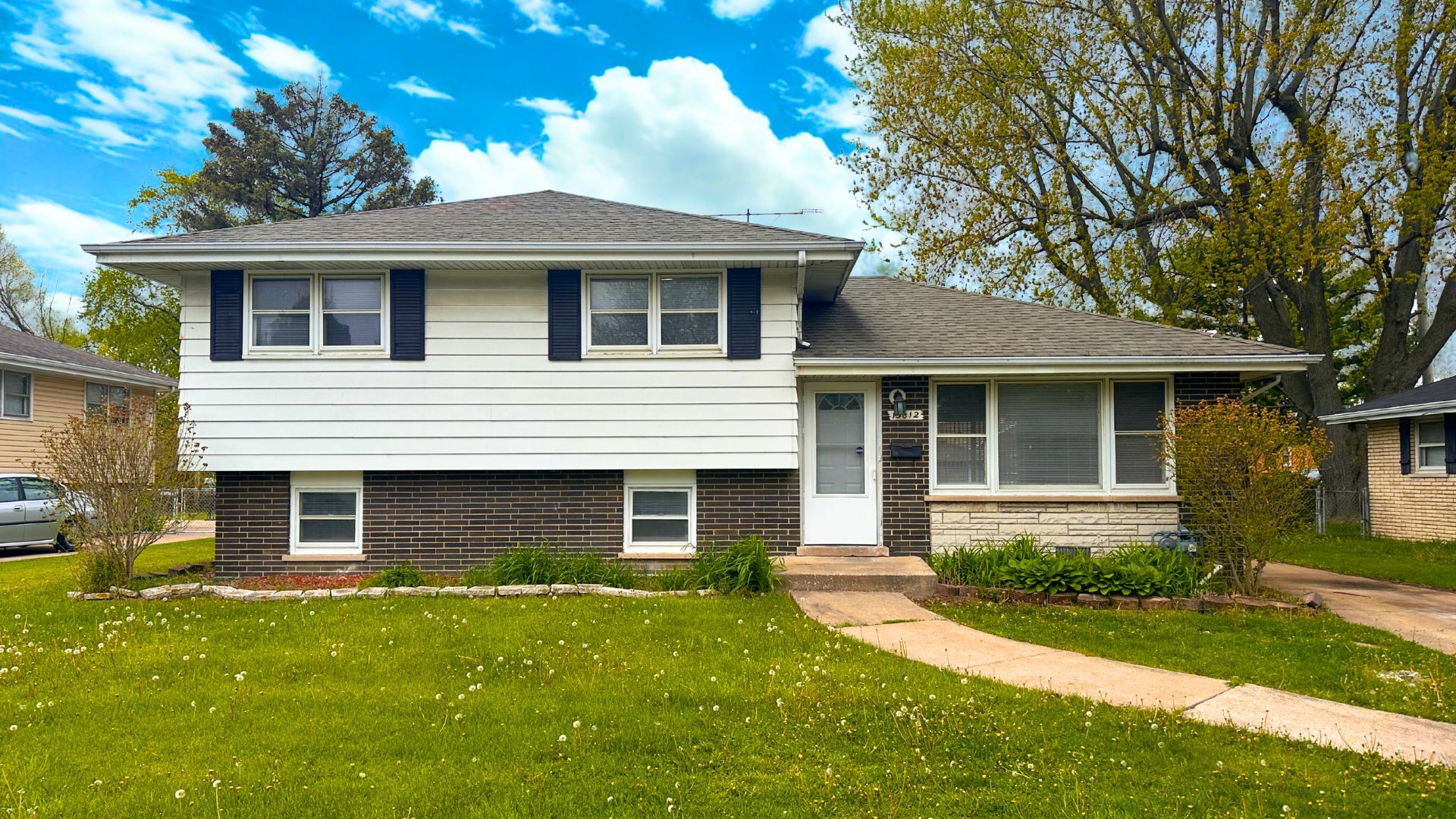 15612 Langley Avenue Property Photo 1