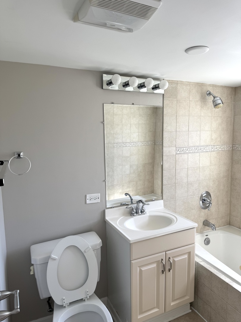 2432 S 13th Avenue Property Photo 13