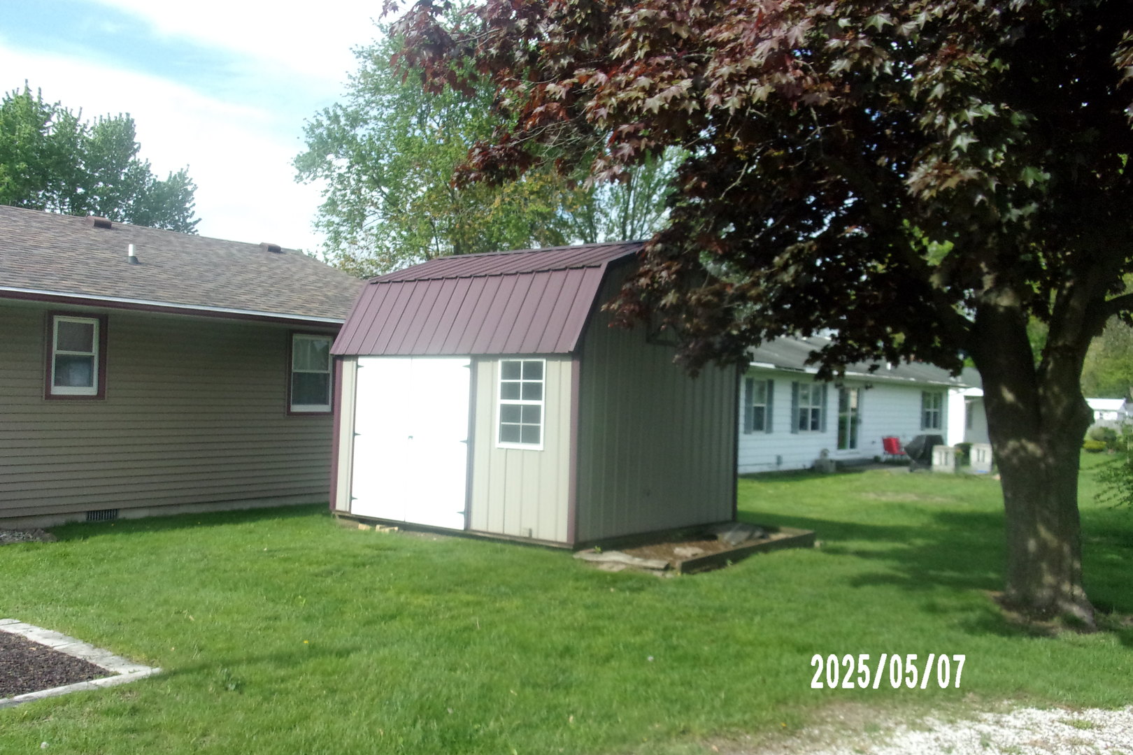 704 E Sycamore Street Property Photo 4