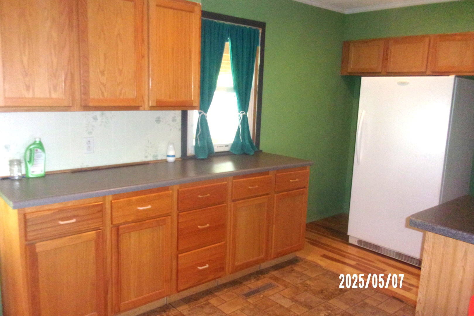 704 E Sycamore Street Property Photo 9