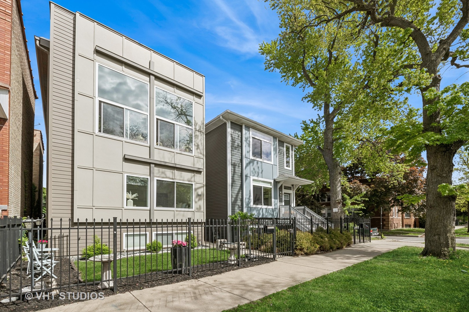 2503 N Maplewood Avenue Property Photo 1