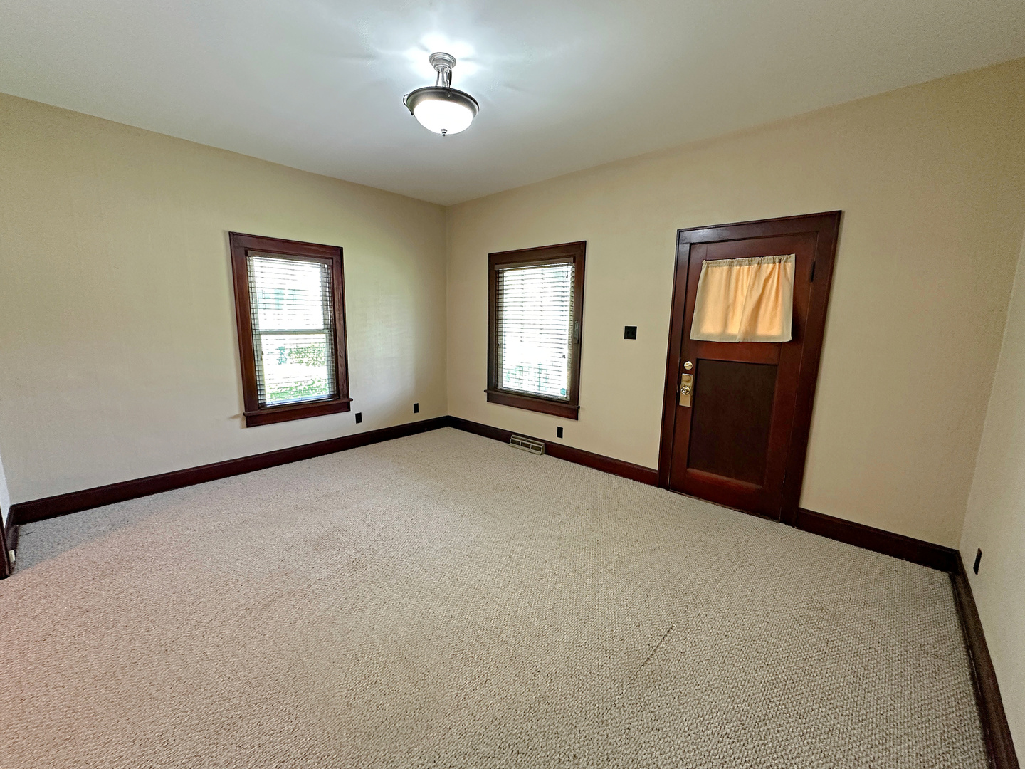 1105 Oakley Avenue Property Photo 2