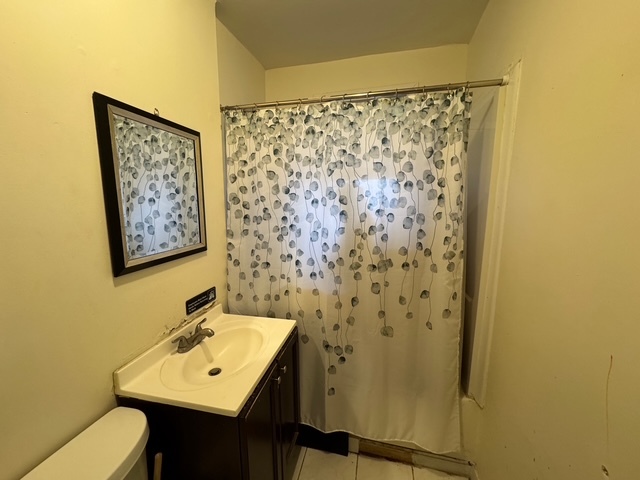 2553 W Fullerton Ave Property Photo 5