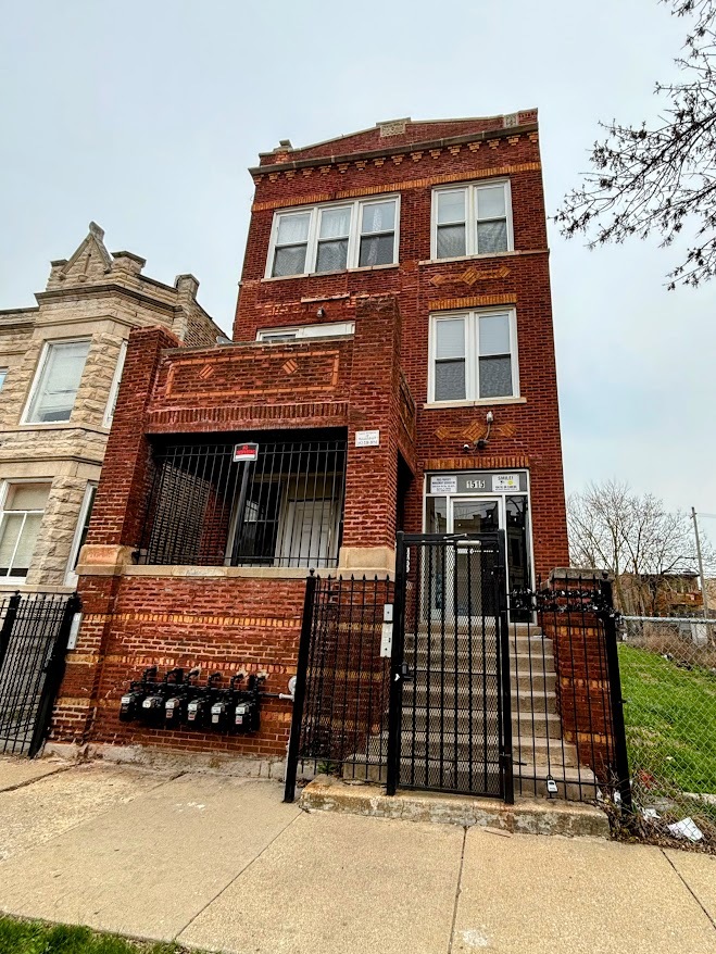 1515 S Drake Avenue Property Photo 1