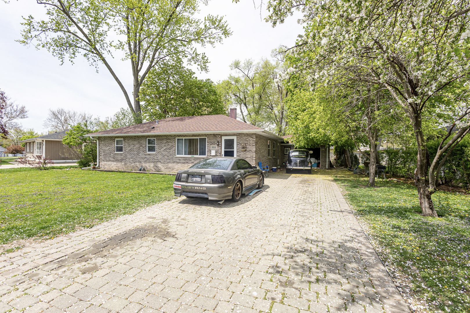211 Tee Road Property Photo