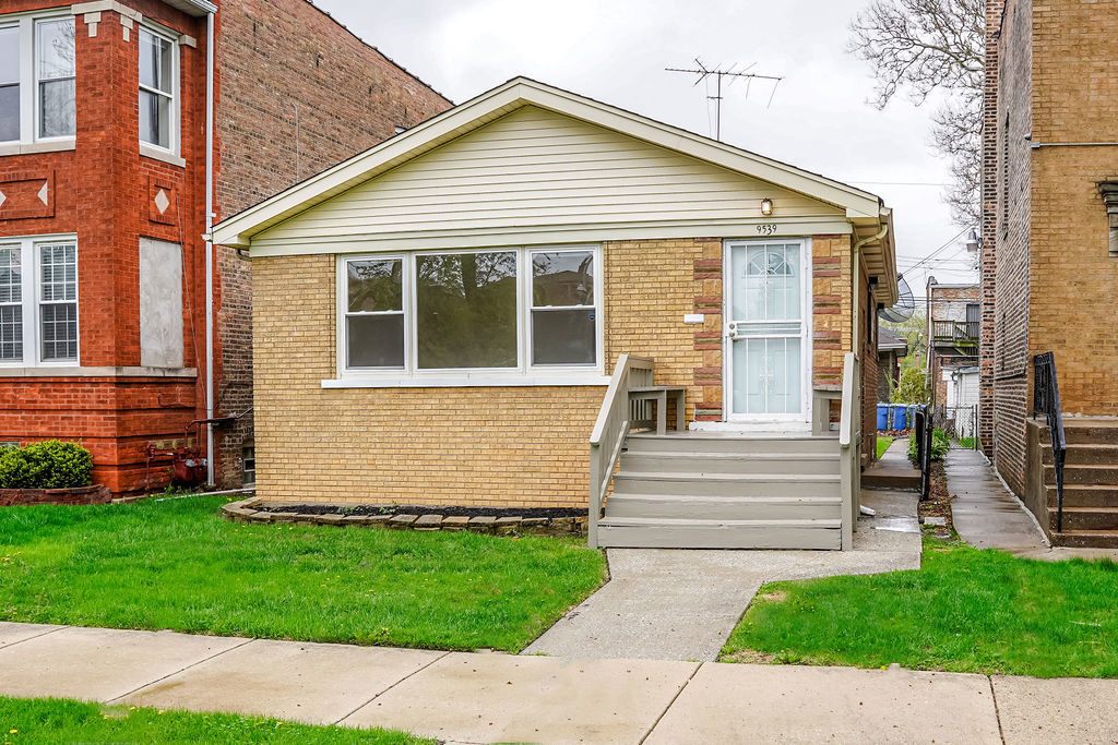 9539 S Forest Avenue Property Photo 1