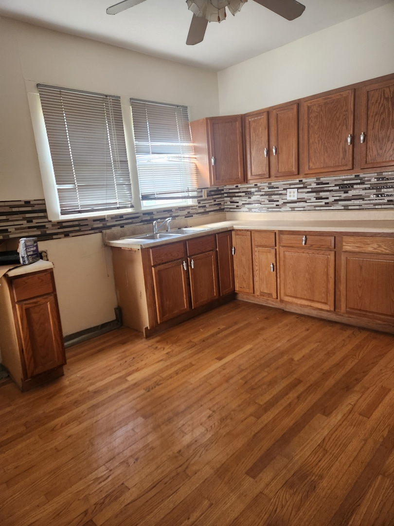 10435 S Calhoun Avenue Property Photo 8