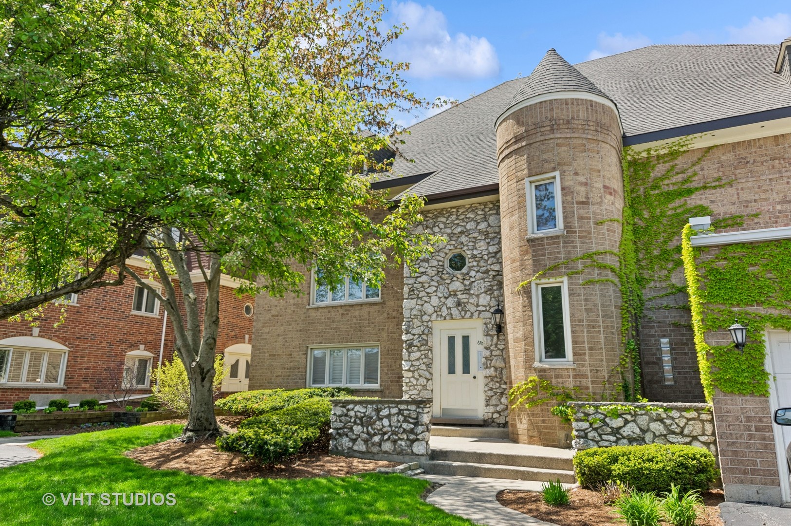 670 Ballantrae Drive 900C